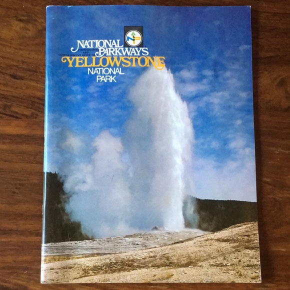 Set of 4 National Park vintage guidebooks Grand Tetons Glaciers Yellowstone - Picture 2 of 16